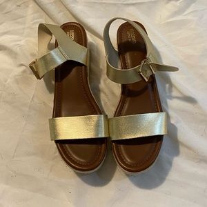 Chucky Wedge sandals